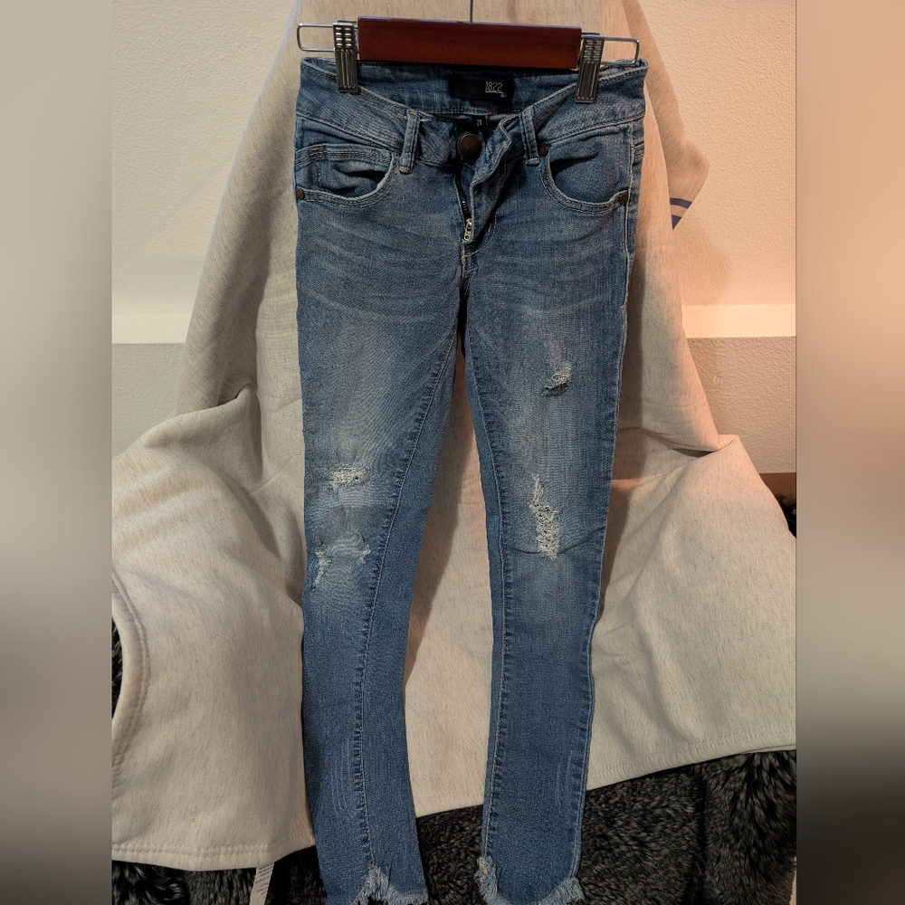1822 Denim Light Blue Distressed Skinny Jeans